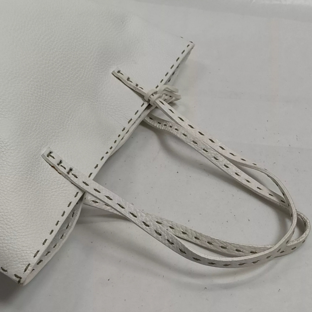 Fendi Selleria White Leather Handbag - Picture 4 of 12